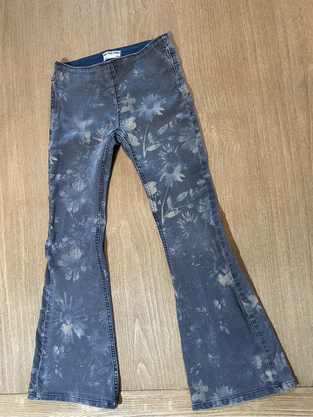 We The Free x Anna Sui Penny Pull-On Printed Flare Jeans size 26